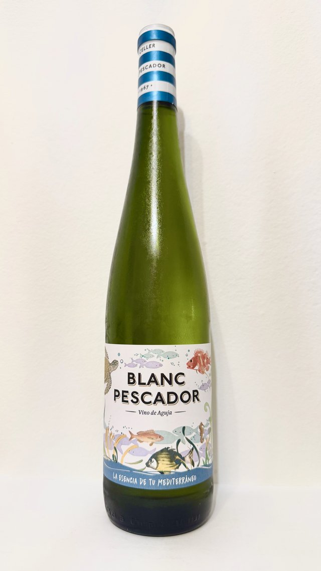 Bottle of Blanc Pescador — striped cap, illustrated fish label